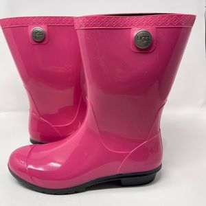 Rare, pink, mid calf Ugg lined rain boots size 9